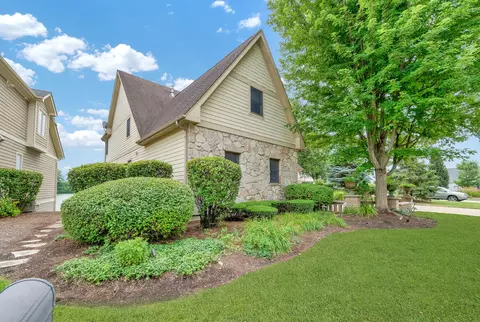 Exterior - 13151 S Lake Mary Dr, Plainfield, IL 60585 photo 6 of 8
