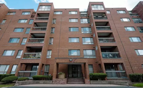 701 Forum Sq #106, Glenview, IL 60025