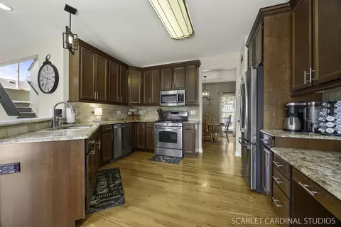 Kitchen - 227 Faircroft Rd, Bartlett, IL 60103 photo 3 of 4