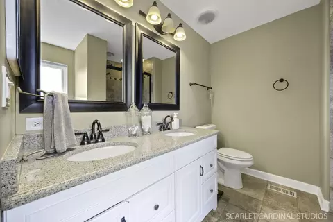 Bath - 227 Faircroft Rd, Bartlett, IL 60103 photo 2 of 4
