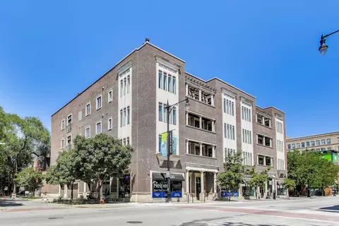 2401 N Janssen Ave #402, Chicago, IL 60614