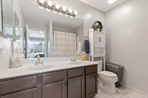 423 Spaulding Rd, Bartlett, IL 60103 photo 17
