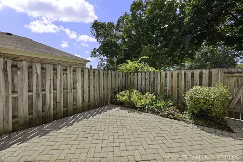 Exterior - 1040 Creekside Dr, Wheaton, IL 60189 photo 3 of 3