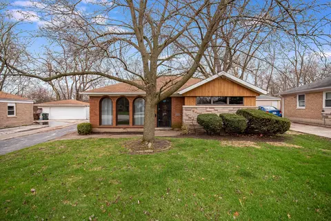 329 Indianwood Blvd, Park Forest, IL 60466
