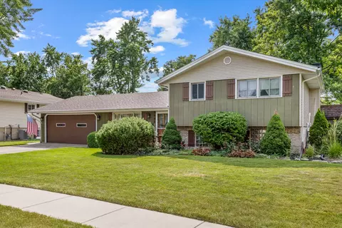 1020 Webster Ln, Schaumburg, IL 60193