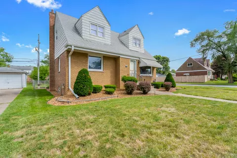 17557 Burnham Ave, Lansing, IL 60438 photo 3