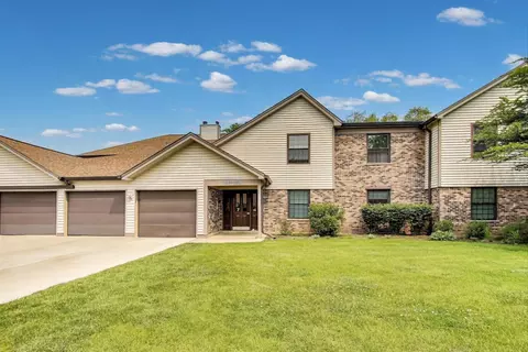 738 Hapsfield Ln #7A2, Buffalo Grove, IL 60089