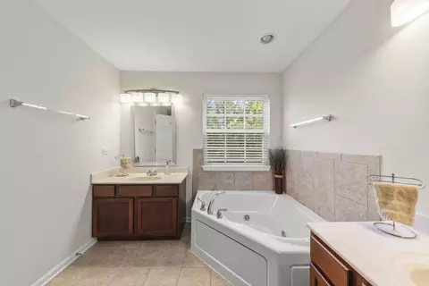 Bath - 26500 Rustling Birch Way, Plainfield, IL 60585 photo 3 of 4