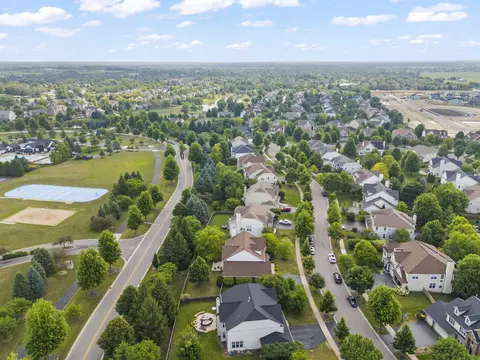 View/Area - 26500 Rustling Birch Way, Plainfield, IL 60585 photo 3 of 7