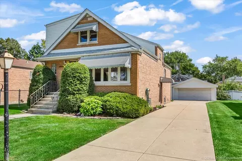 10713 S Kenneth Ave, Oak Lawn, IL 60453