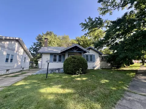26 South Dr, Decatur, IL 62526