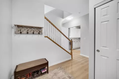 5232 Cobblers Xing, Mchenry, IL 60050 photo 11