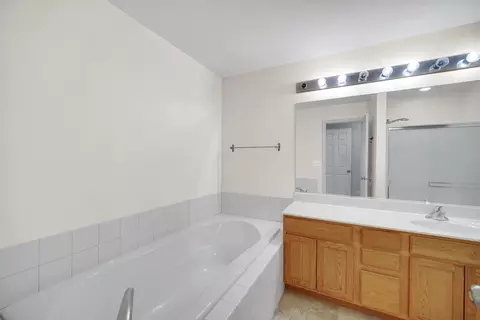 5232 Cobblers Xing, Mchenry, IL 60050 photo 18