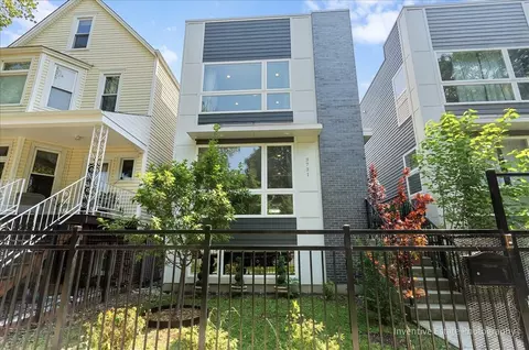 3731 W Lyndale St, Chicago, IL 60647