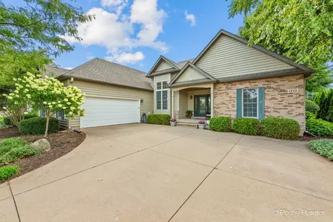 1245 Daniel Ln, Sandwich, IL 60548