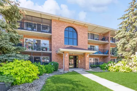 4931 E Circle Dr #103, Crestwood, IL 60418