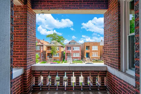 Exterior - 7034 S Artesian Ave, Chicago, IL 60629 photo 4 of 6
