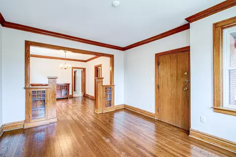 Living - 7034 S Artesian Ave, Chicago, IL 60629 photo 4 of 6