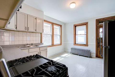 Kitchen - 7034 S Artesian Ave, Chicago, IL 60629 photo 4 of 4