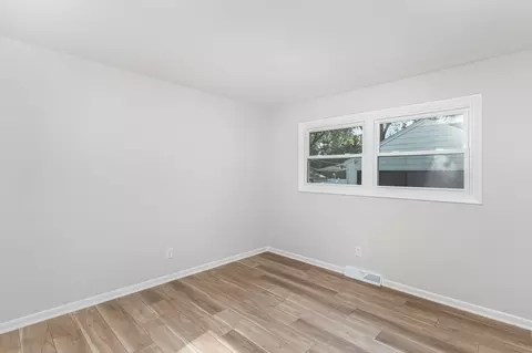11 Central Ave, Aurora, IL 60506 photo 8