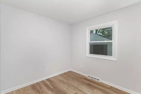 11 Central Ave, Aurora, IL 60506 photo 9