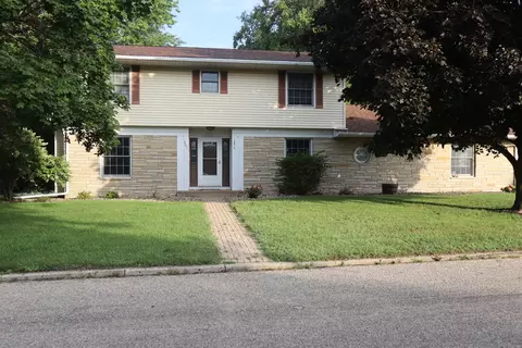 301 Centennial Circle Dr, Walnut, IL 61376