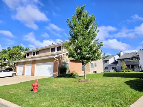 122 Autumn Ct, Buffalo Grove, IL 60089