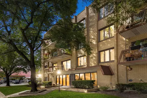 7730 Dempster St #304, Morton Grove, IL 60053