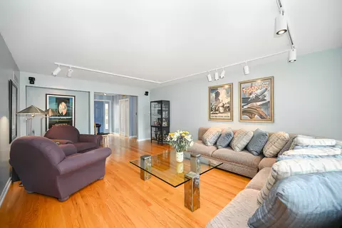 Living - 187 E Thompson Dr, Wheaton, IL 60189 photo 2 of 4