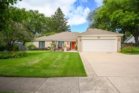 Exterior - 187 E Thompson Dr, Wheaton, IL 60189 photo 2 of 15