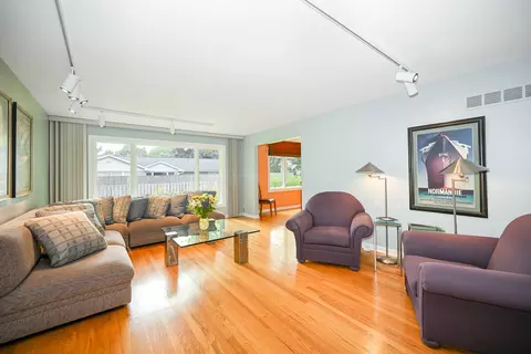 Living - 187 E Thompson Dr, Wheaton, IL 60189 photo 1 of 4