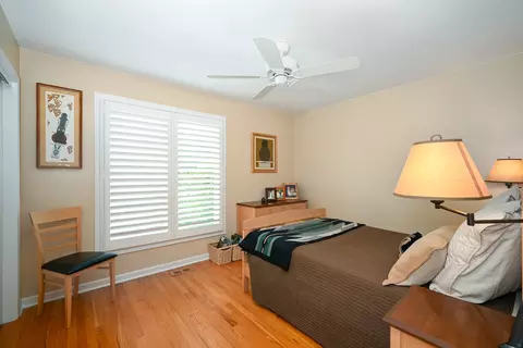 Bedroom - 187 E Thompson Dr, Wheaton, IL 60189 photo 2 of 4