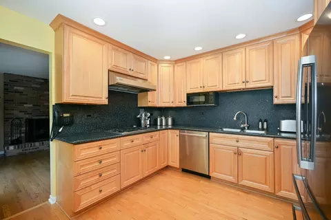 Kitchen - 187 E Thompson Dr, Wheaton, IL 60189 photo 1 of 4