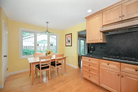 Kitchen - 187 E Thompson Dr, Wheaton, IL 60189 photo 4 of 4
