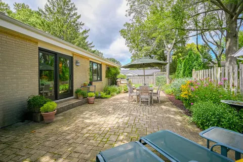Exterior - 187 E Thompson Dr, Wheaton, IL 60189 photo 6 of 15