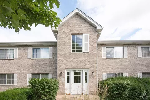 966 Constance Ln #966, Sycamore, IL 60178