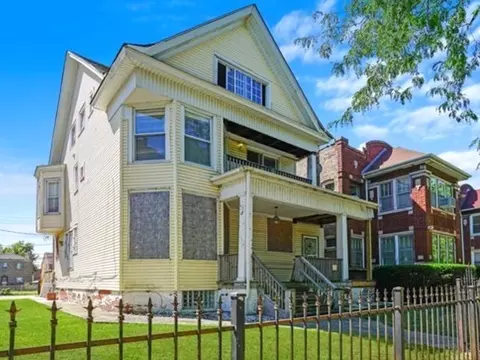 2115 E 72nd Pl, Chicago, IL 60649