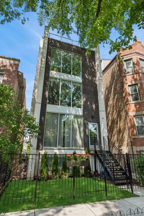 2224 N Seeley Ave #2, Chicago, IL 60647