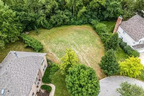 1023 Pine Grove Ct, Vernon Hills, IL 60061
