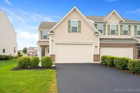 1043 Sears Cir, Elburn, IL 60119