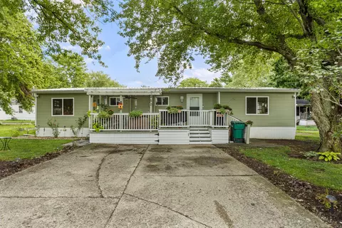 250 Troy Ln, Decatur, IL 62526