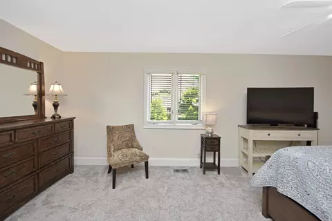 121 Manor Cir, Bloomington, IL 61704 photo 21