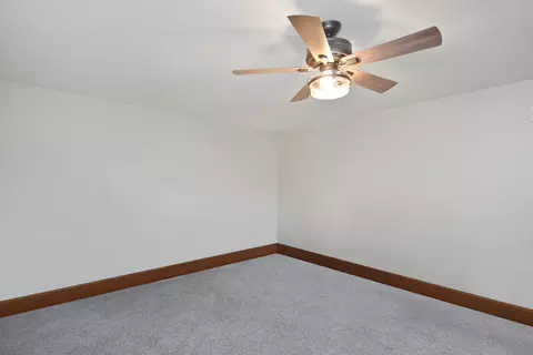 121 Manor Cir, Bloomington, IL 61704 photo 9
