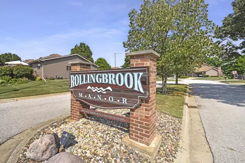 121 Manor Cir, Bloomington, IL 61704 photo 5