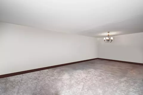 121 Manor Cir, Bloomington, IL 61704 photo 7