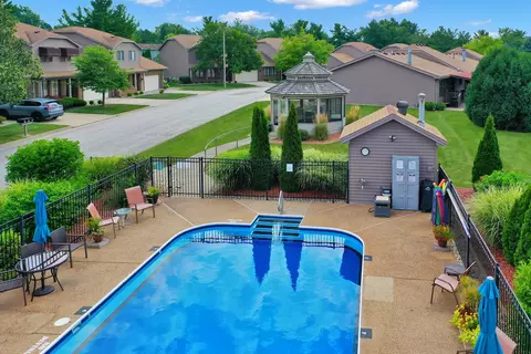 121 Manor Cir, Bloomington, IL 61704 photo 65