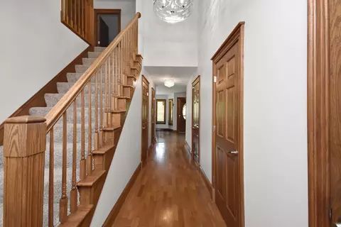 121 Manor Cir, Bloomington, IL 61704 photo 6