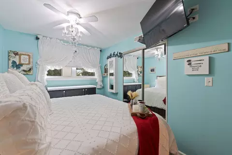 Bedroom - 178 Stephanie Ct #D, Bartlett, IL 60103 photo 2 of 7