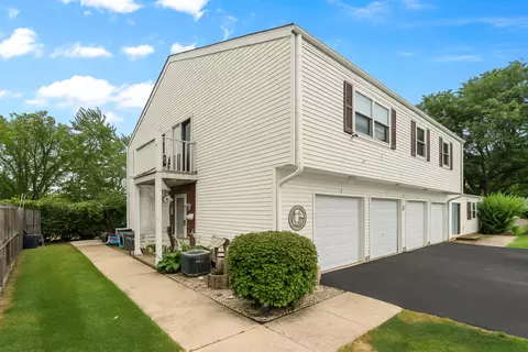 Other - 178 Stephanie Ct #D, Bartlett, IL 60103 photo 2 of 5
