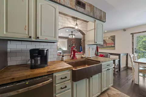 Kitchen - 178 Stephanie Ct #D, Bartlett, IL 60103 photo 3 of 3